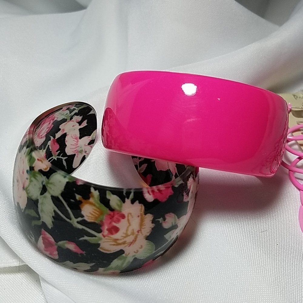 Bracelet and earring set